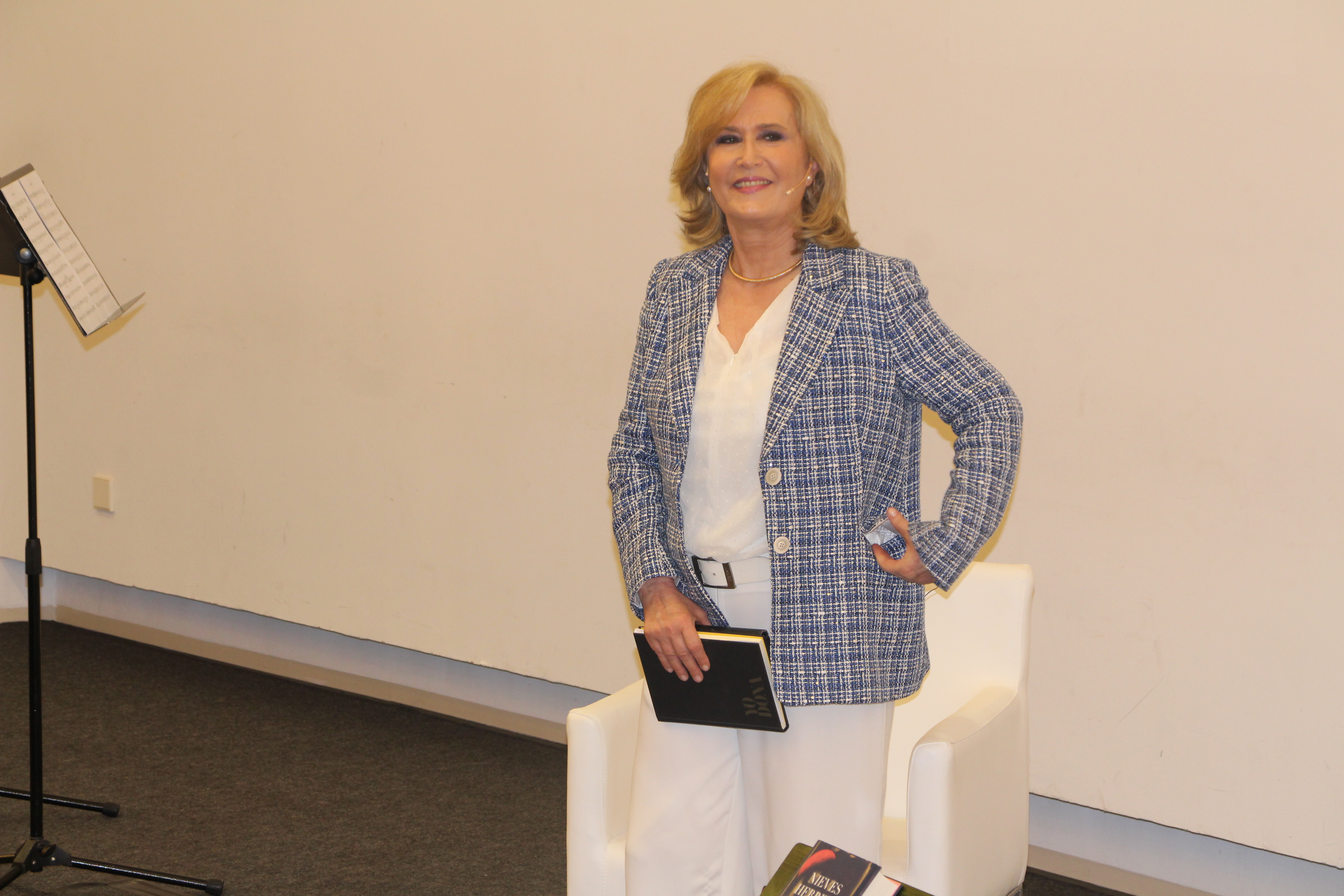 Nieves Herrero
