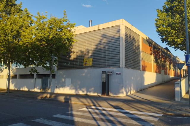 El PSOE d'Ontinyent critica el retard de les obres de la piscina