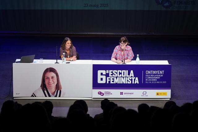 Inma Soler ompli la Sala Gomis en l'última xarrada de l'Escola Feminista