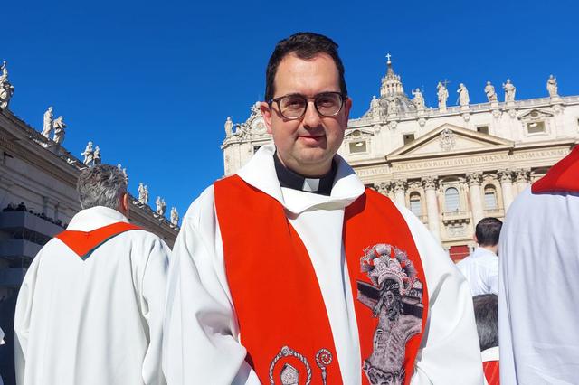 Xesco Vañó participa en les exèquies del Papa Francesc