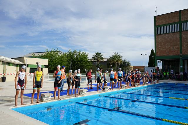 El Aquatló Ciutat d'Ontinyent reúne a 250 participantes