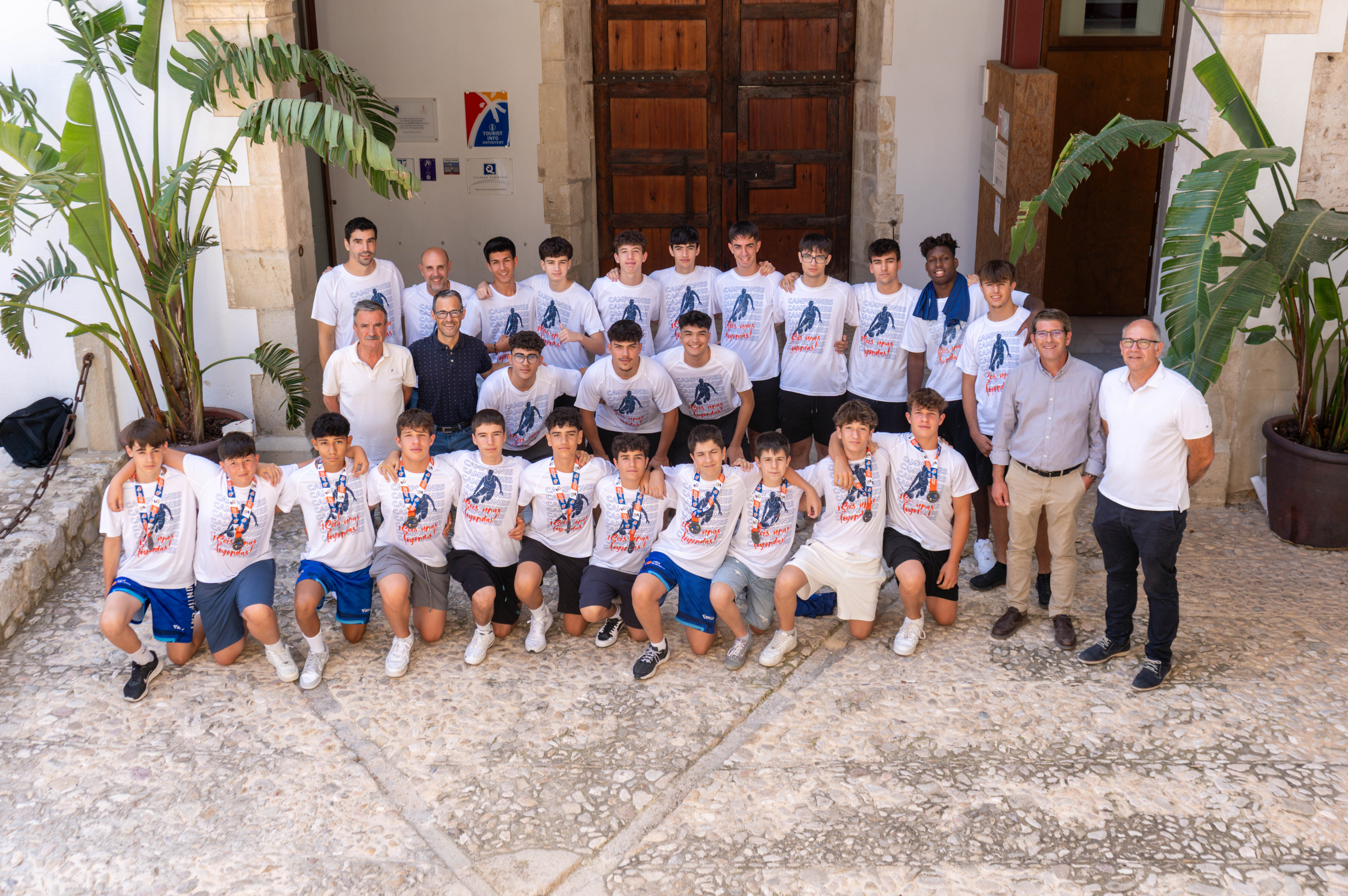 Recepción al Ontinyent CB en el Palau de la Vila