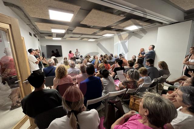 Veïns del carrer Major demanen eliminar la Zona d'Accés Restringit
