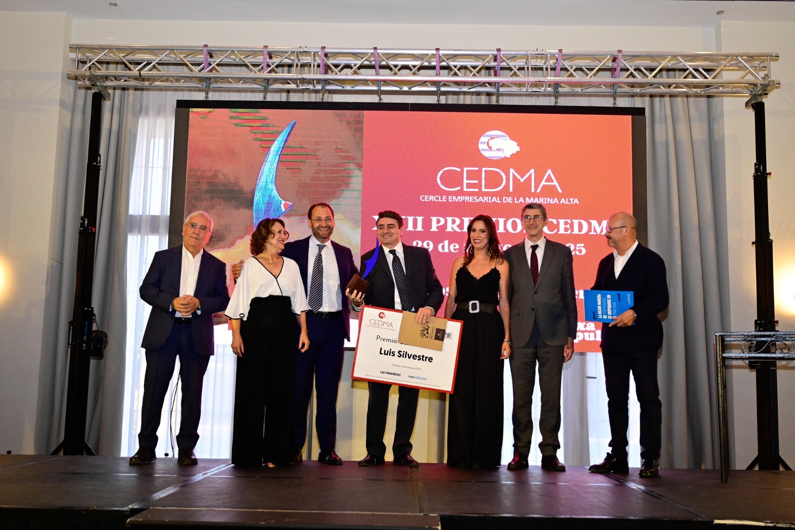 Luis Silvestre recibe el premio CEDMA
