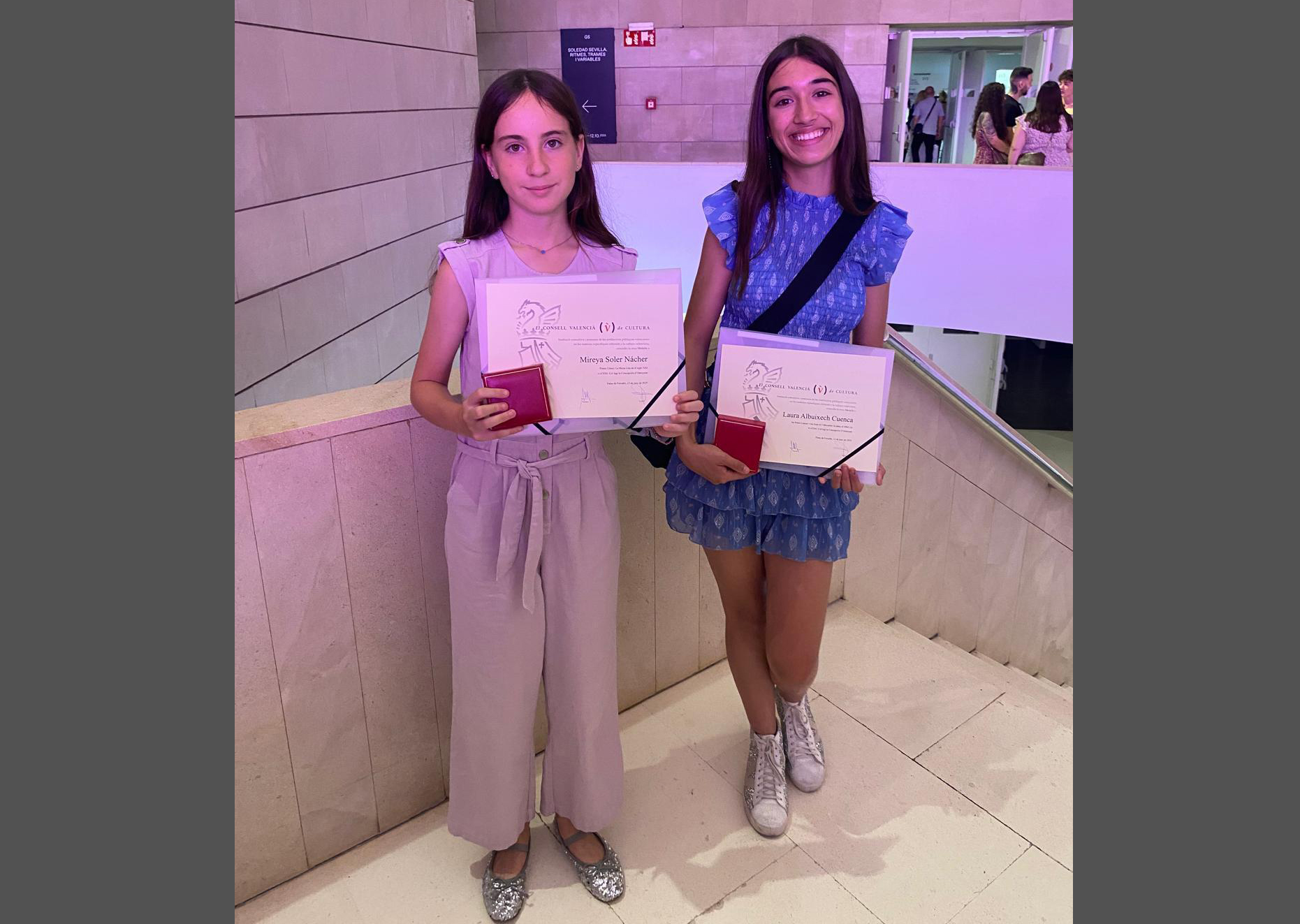 Las alumnas premiadas