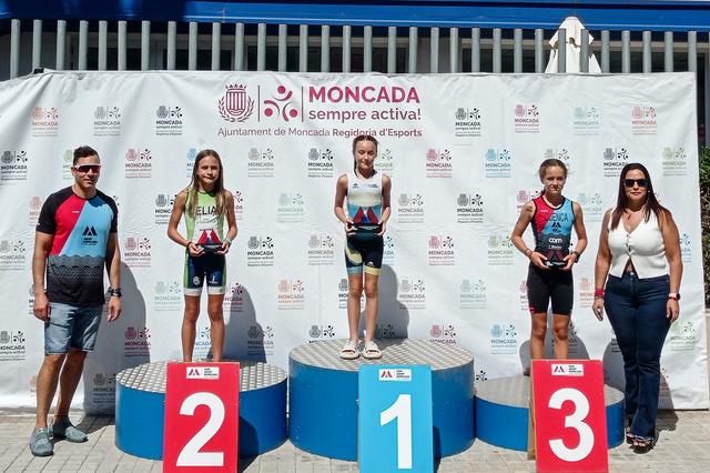 Dos victòries per al Triatló Ontinyent a l'Aquatló Escolar de Moncada