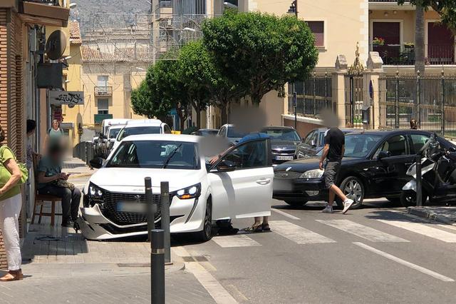 Accidente en la calle Dos de Mayo de Ontinyent