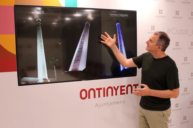 Ontinyent recupera la il·luminació ornamental dels fumerals industrials