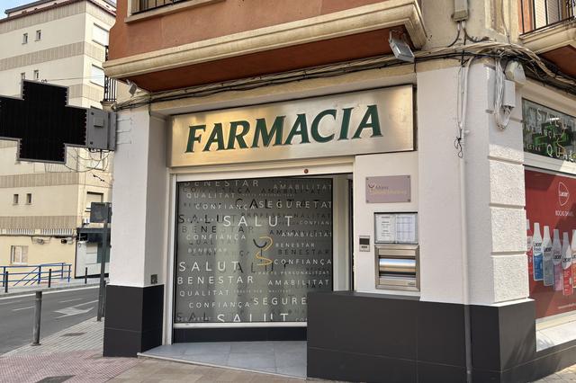 Las farmacias de Ontinyent, en alerta por los impagos