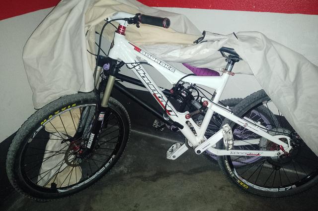 Roben una bicicleta en un garatge d'Ontinyent
