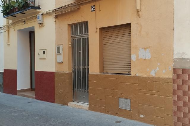 La Policia Nacional intervé en un domicili d’Ontinyent després d’un avís per possible okupació