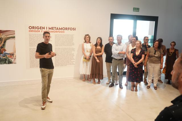 Dulk inaugura l'exposició "Origen i Metamorfosi" a Ontinyent