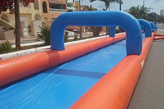 Ontinyent instalará el sábado un tobogán acuático de 100 metros 