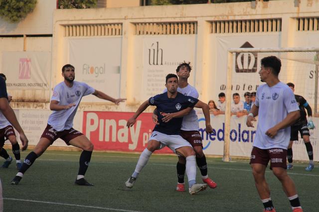 El Ontinyent planta cara pero cae ante el Yeclano
