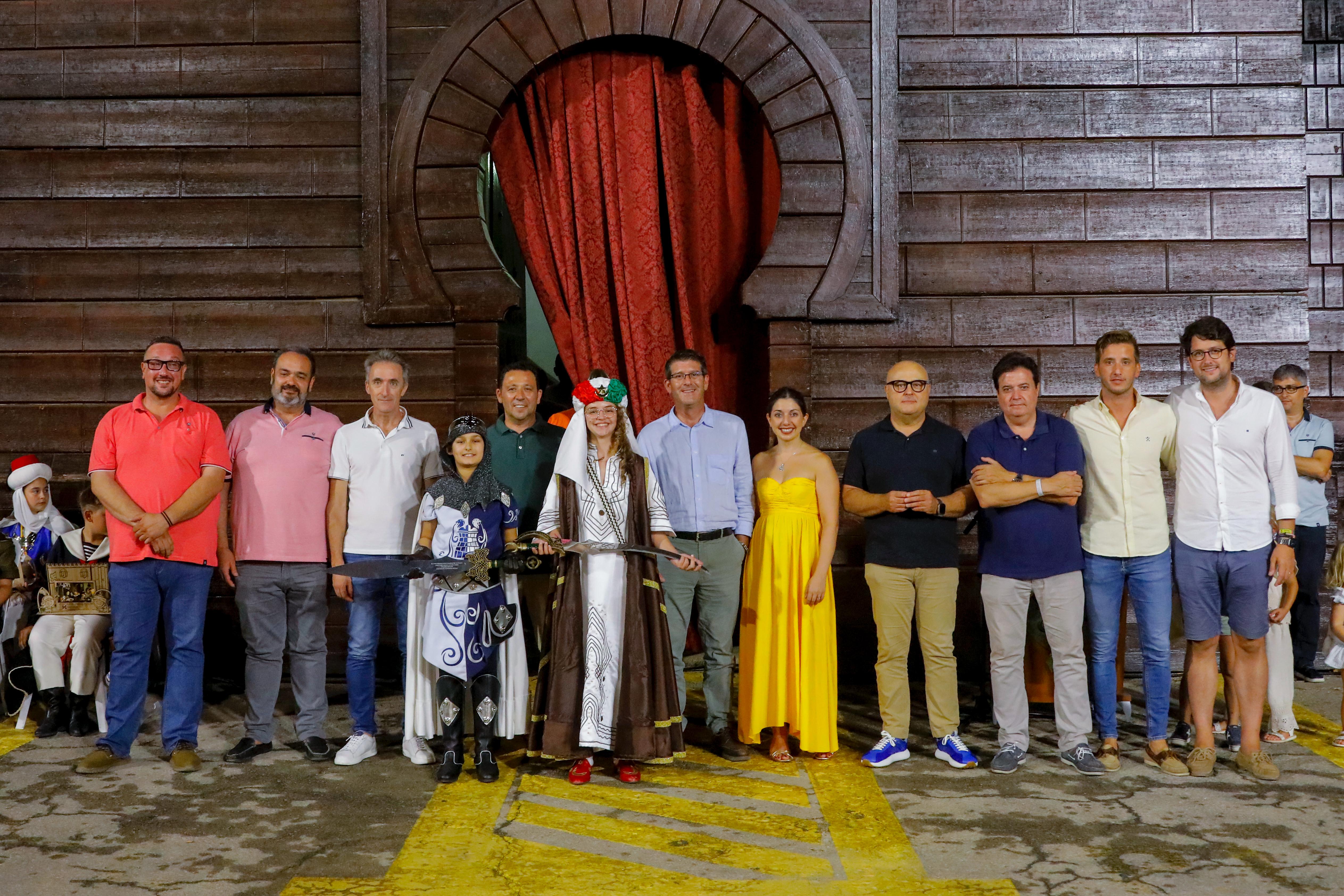 Los ganadores, con los cargos y autoridades festeras y civiles