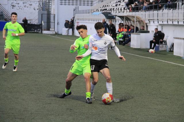 L'Ontinyent 1931 no passa de l'empat davat el cuer 