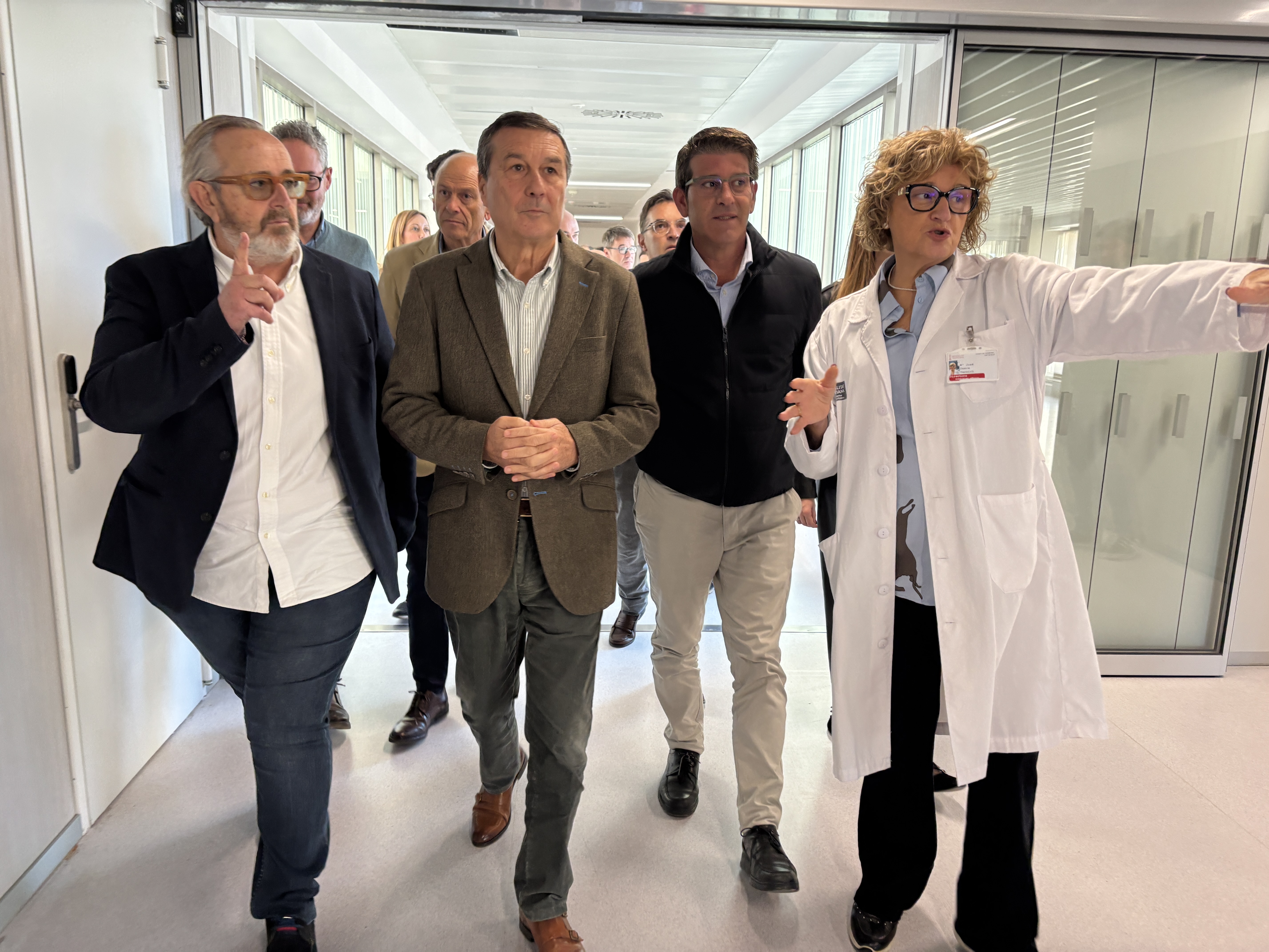 Marciano Gómez, durant la visita al nou hospital d'Ontinyent