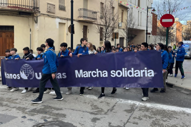 Manos Unidas de Ontinyent se manifiesta en el Llombo contra el hambre en el mundo