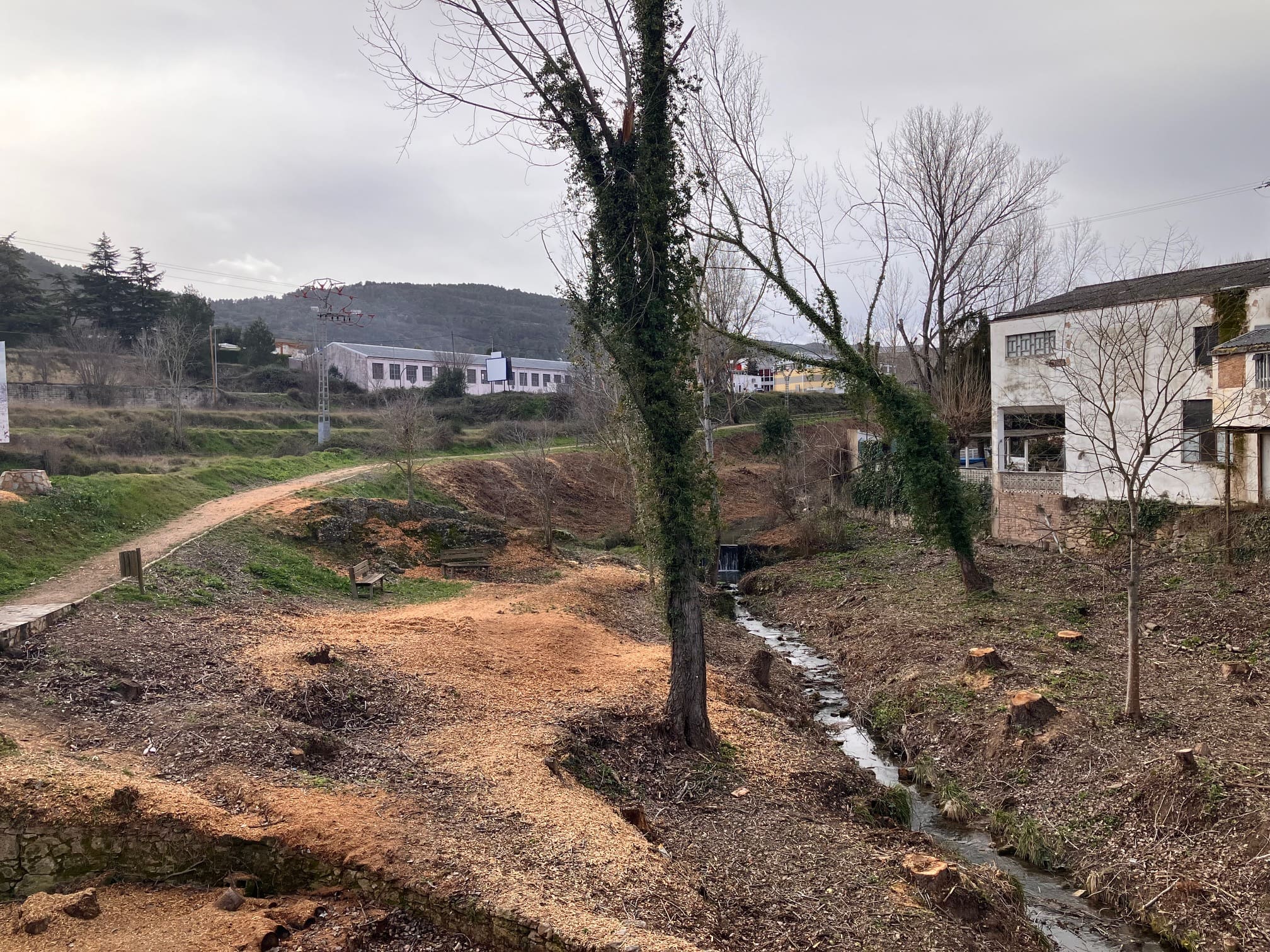 Actuación en el cauce del río, en Bocairent