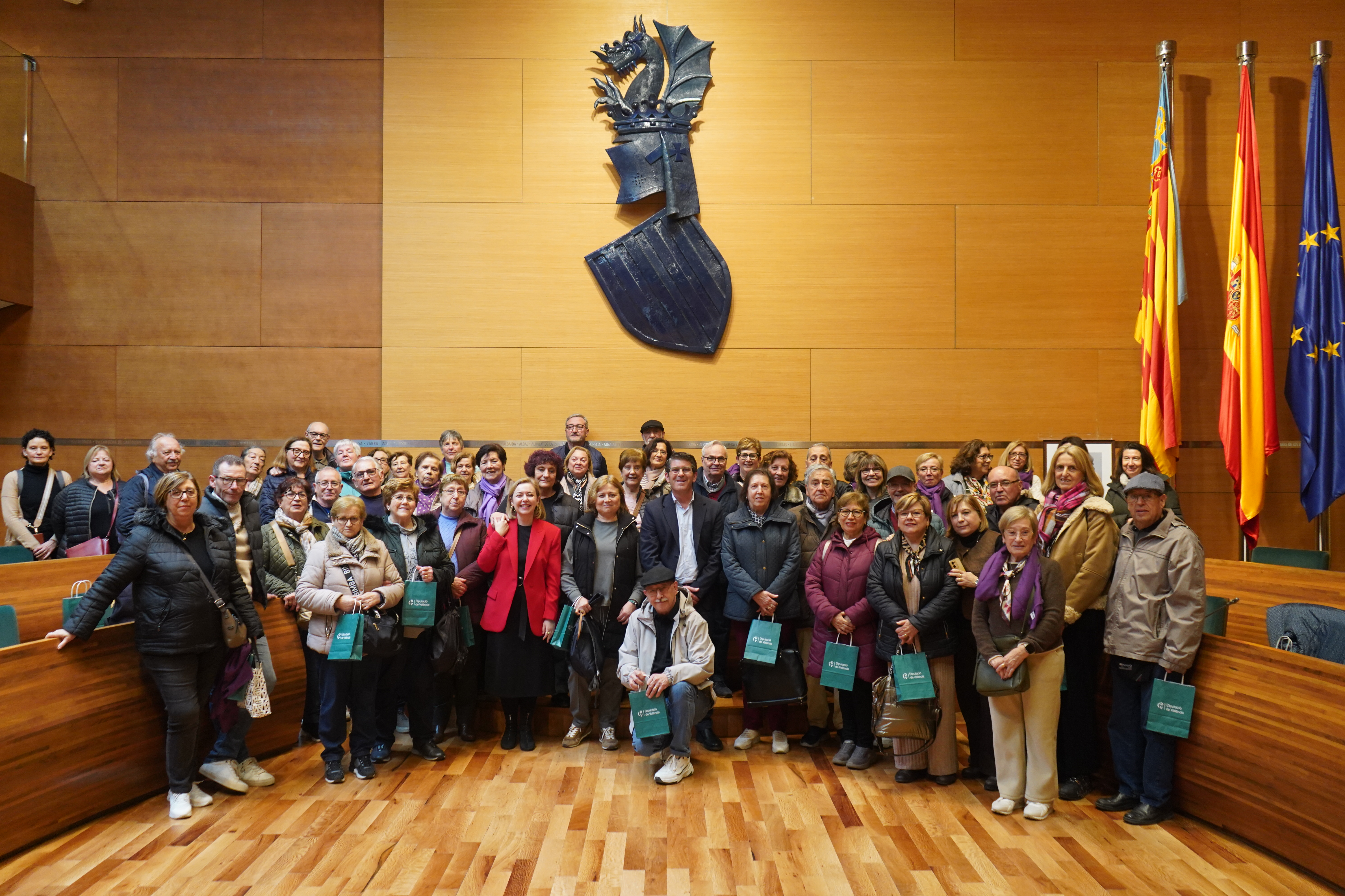 Visita de ontinyentins a la Diputación