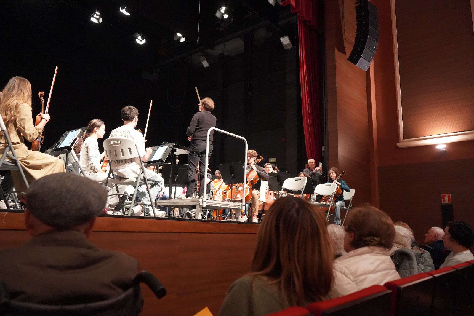 Foto: Participantes de la primera sesión del programa “Apropa’t a l’Orquestra”