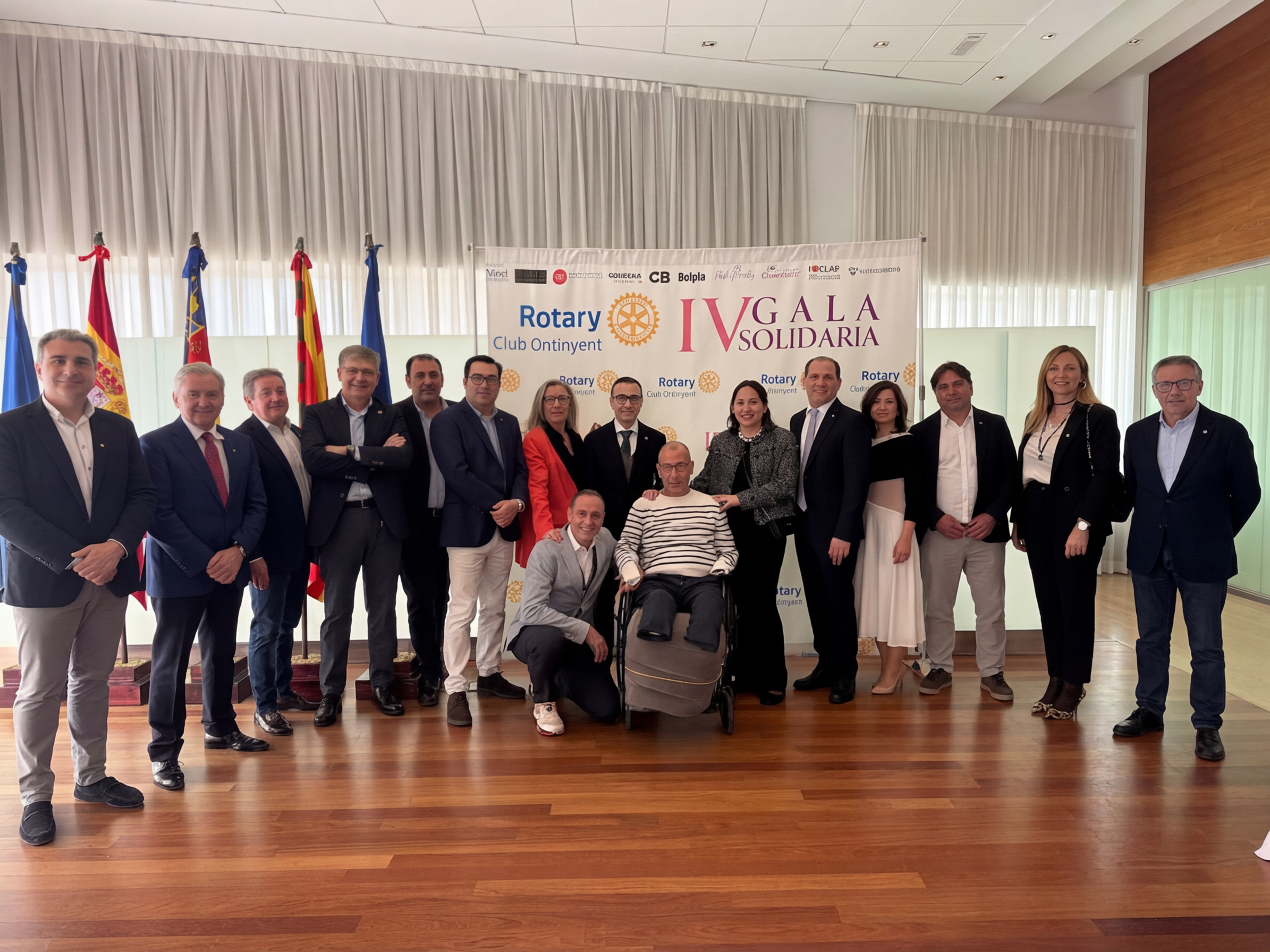 Membres del Rotary Club Ontinyent amb José Luis Puerto