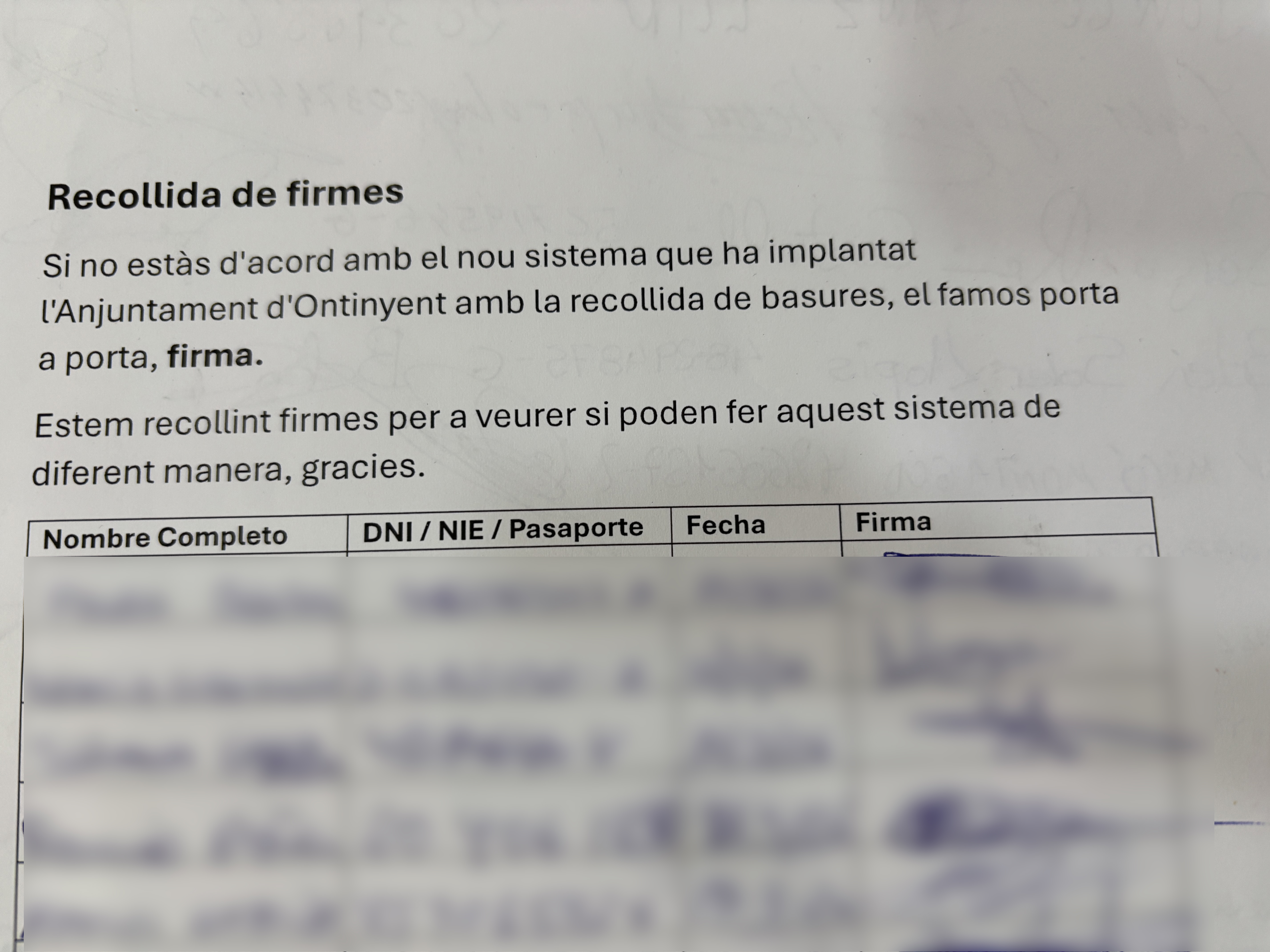 Full de firmes contra el nou sistema de recollida de residus