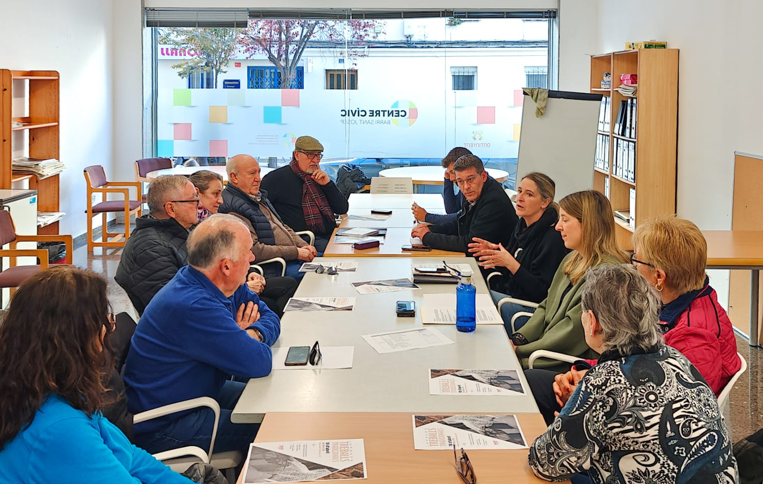 Reunión con representantes de mayores