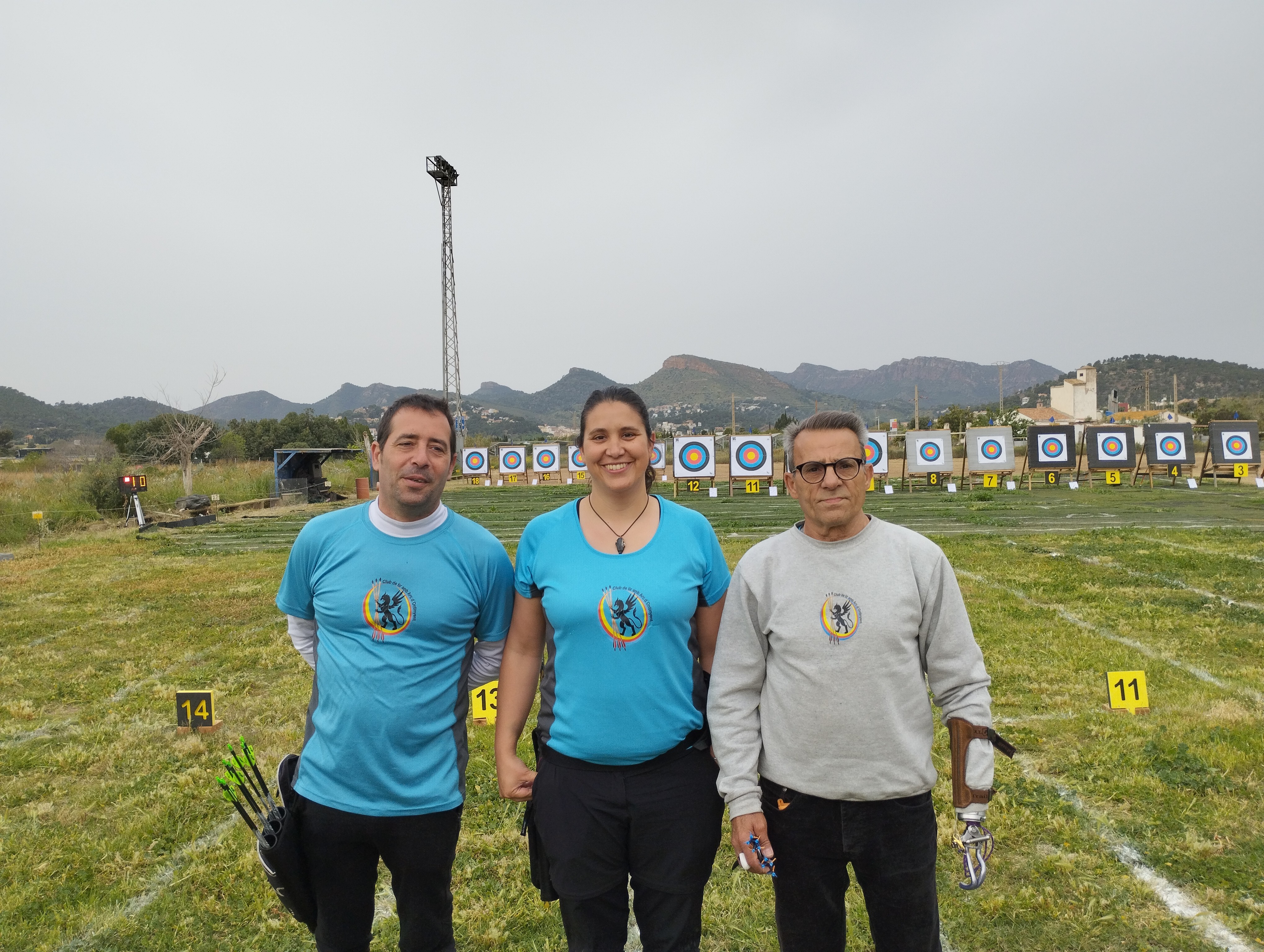 Foto: Representantes del Club de Tir amb Arc d'Ontinyent en la prueba celebrada en Sagunto