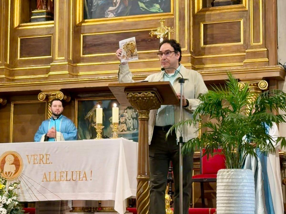 Presentación del boletín del Mes de María